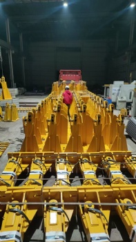 L68B telescopic attachment frame